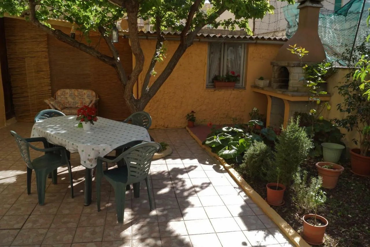 Bed And Breakfast Hibiscus Alghero Itália